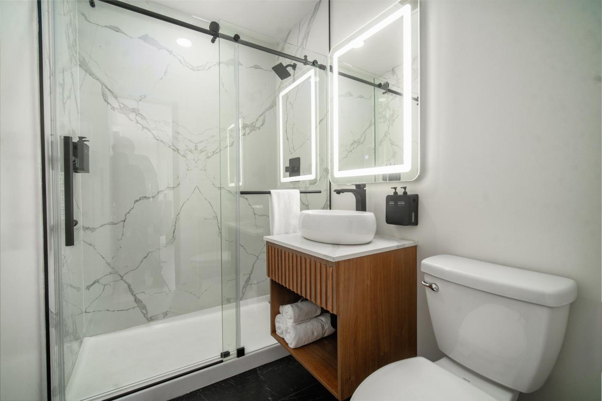 Lyfe Inn & Suites By Aga - Beverly Hills 로스앤젤레스 외부 사진